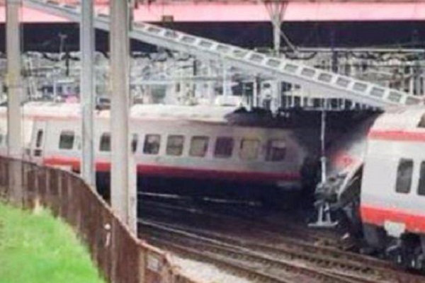 Svizzera: deragliato un treno italiano partito da Milano, diversi feriti
