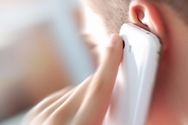 I cellulari causano il tumore al cervello? La sentenza di Ivrea