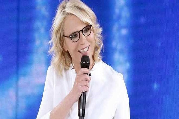Amici 16 serale anticipazioni, Squadra Blu vs Squadra Bianca, tra gli ospiti Il Volo