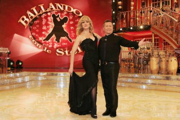 Polemica Ballando Con Le Stelle 2017: Milly Carlucci replica a Christian De Sica
