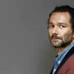 Boosta difende Amici di Maria De Filippi: il professore di canto contro Morgan