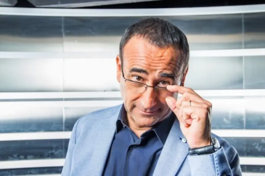 Carlo Conti Facebook: scelta inaspettata dopo gli insulti degli haters