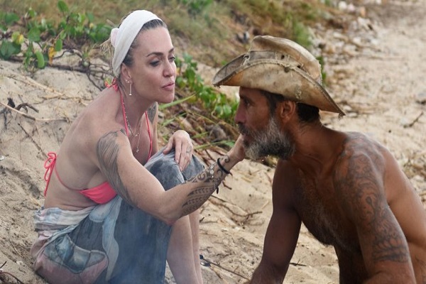 Isola dei Famosi 2017 Raz Degan e Paola Barale, lui torna in Italia e lei scappa a Tokio?