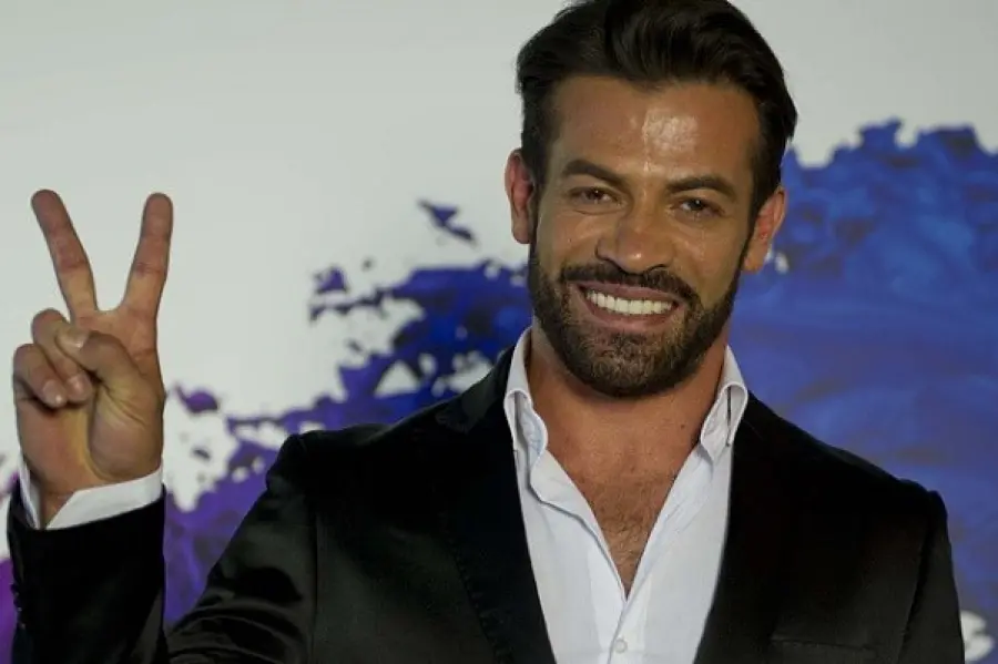 Uomini e Donne ultime news oggi, malore per Gianni Sperti?