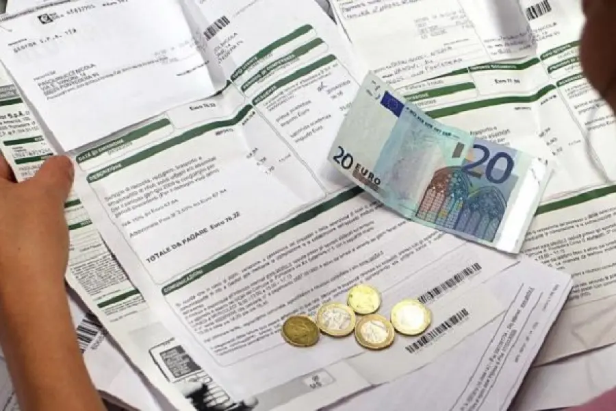 Bolletta energia più cara ad aprile, gas in calo: novità per i consumatori