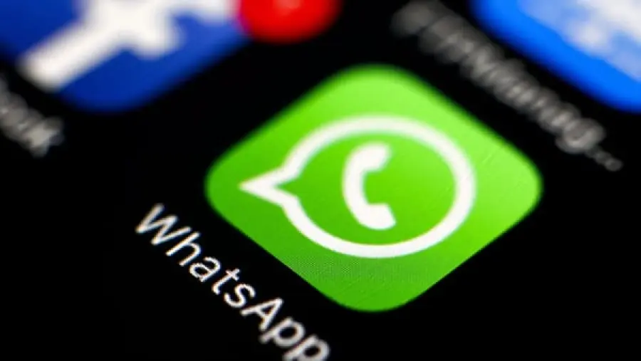 Whatsapp si aggiorna, arriva la funzione per cancellare i messaggi inviati: info e dettagli