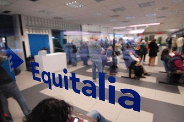 Rottamazione cartelle Equitalia 2017: code e risse agli sportelli, ci sarà la proroga?