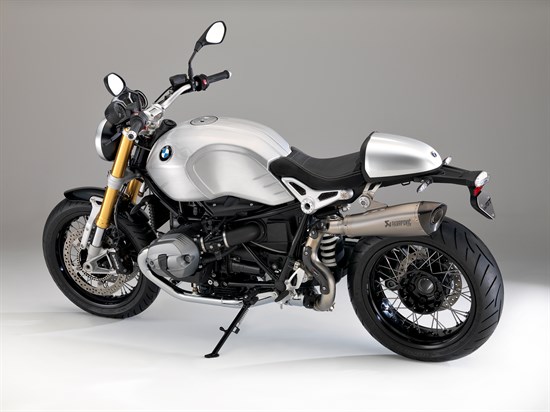 BMW moto rende più sicuri i suoi mezzi con la chiamata di emergenza automatica