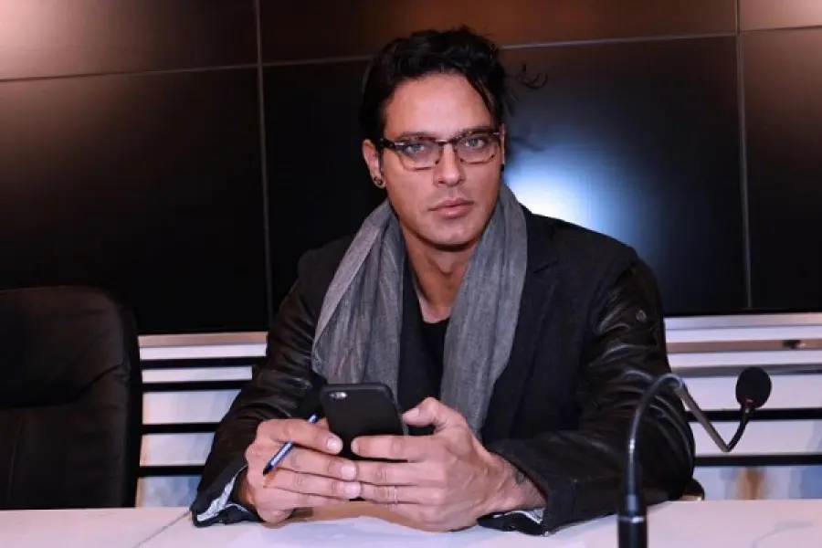 Gabriel Garko Tapiro, l'attore investe Valerio Staffelli di Striscia la Notizia perché?