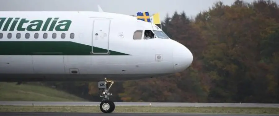 Alitalia, situazione critica per oltre due mila esuberi: previsto sciopero il 5 Aprile