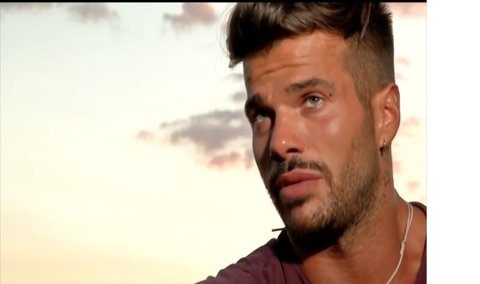 Claudio Sona Instagram, brutto insulto all’ex tronista: la reazione