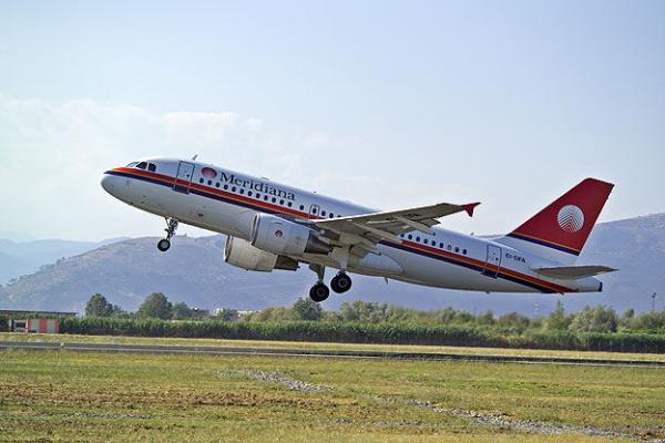 Emergenza all’Aeroporto S. Pertini di Torino, un aereo Meridiana costretto a tornare poco dopo il decollo
