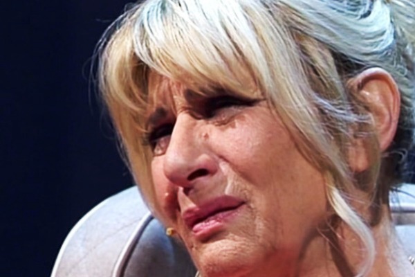 Gemma Galgani Facebook: la dama del trono over stufa degli attacchi social, chiude il profilo?